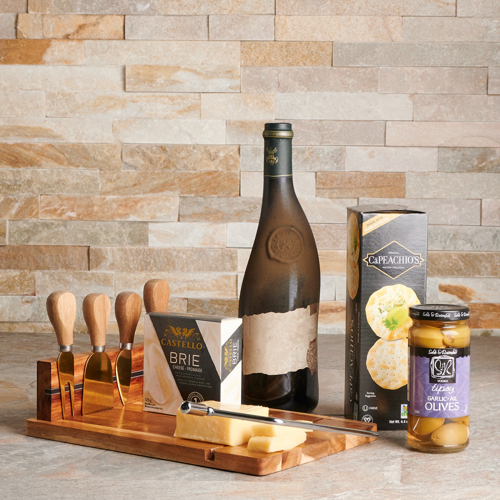 Red Wine Basket with Cheese Knives – how the gift is presented