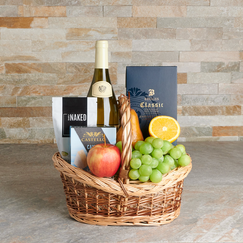 Wine with Cheese and Fruit Gift – how the gift is presented