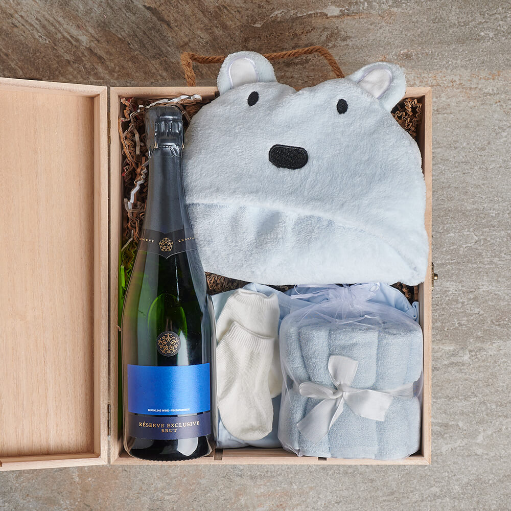 Baby Boy Arrival Crate – how the gift is presented