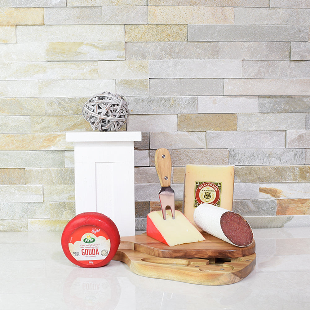 Acacia Board Cheese and Salami Set – how the gift is presented