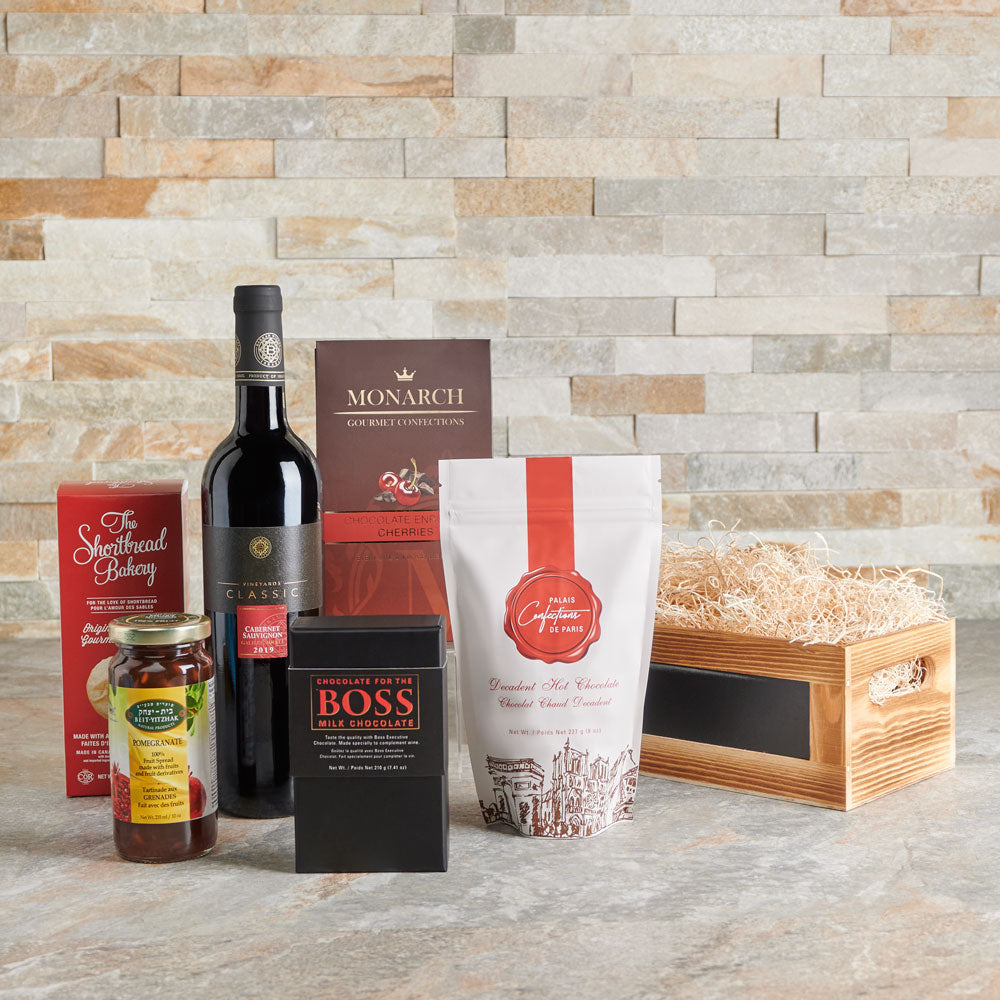 Elegant Wine Gift Basket Featuring Kosher Red Wine and Gourmet Delights – how the gift is presented