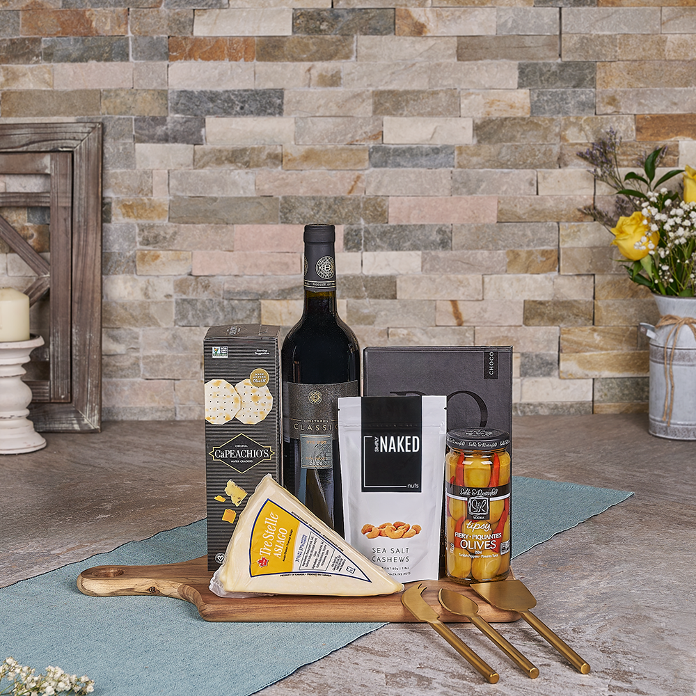 Holiday Kosher Wine and Cheese Basket – how the gift is presented