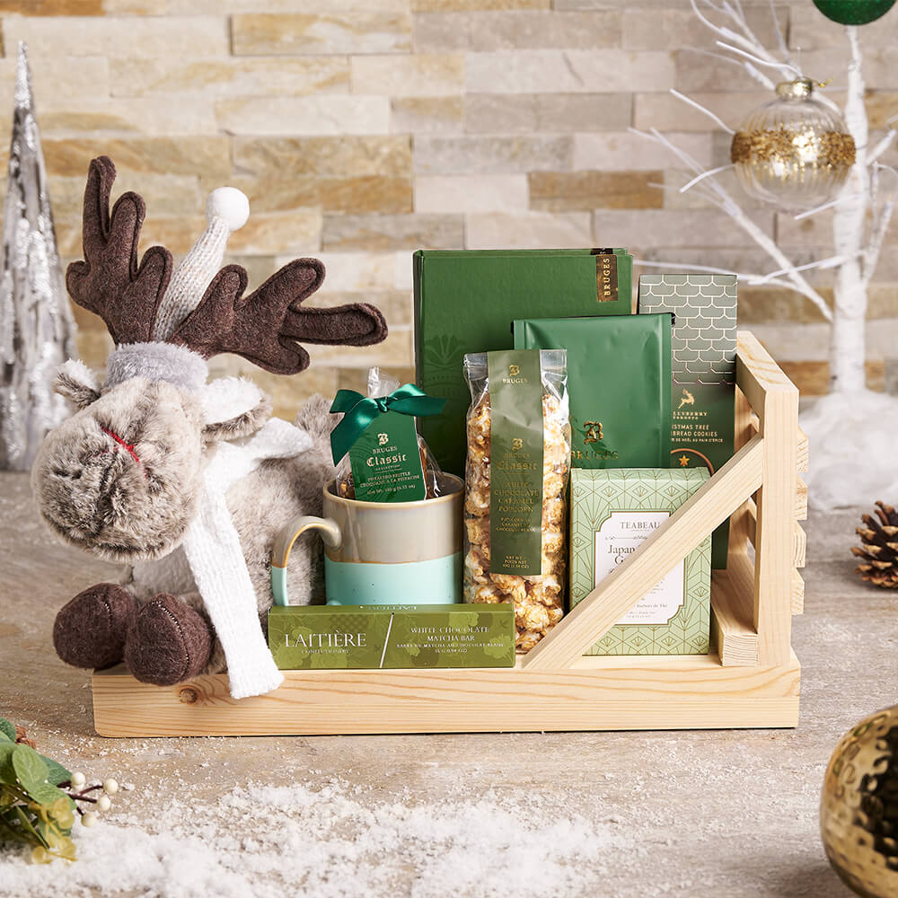 Holiday Sleigh with Plush Reindeer – how the gift is presented