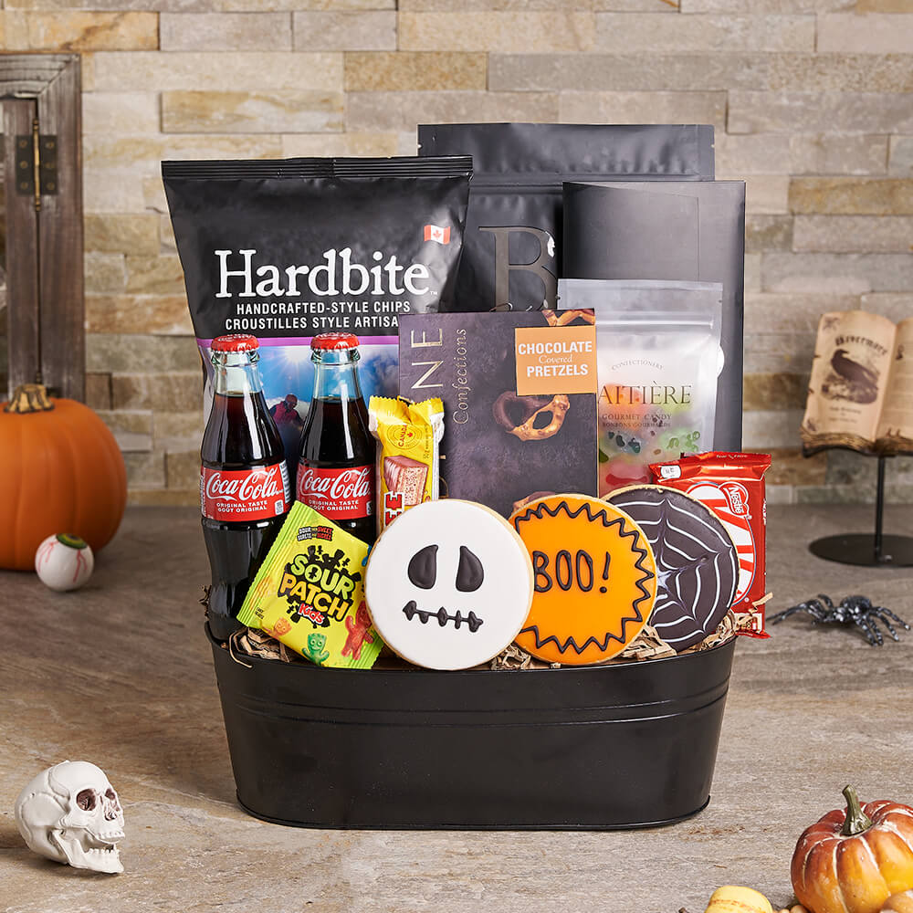 Halloween Gourmet Treats Bucket – how the gift is presented
