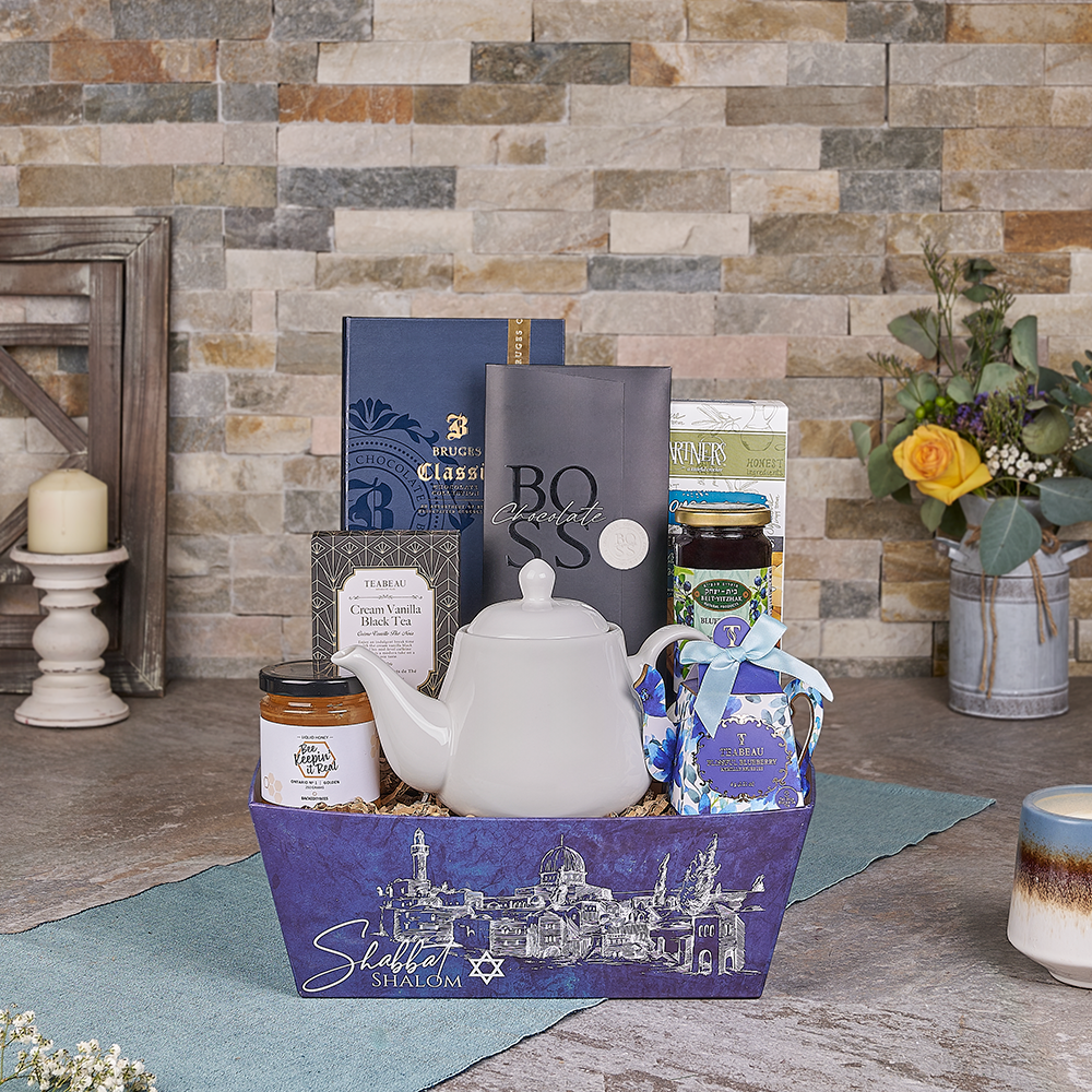 Hanukkah Market Tray Gift Basket – how the gift is presented