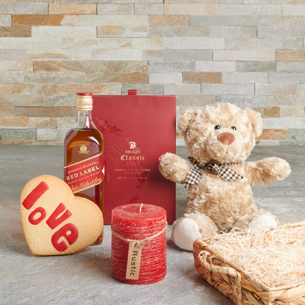 Whiskey with Handmade Cookies Gift Basket – how the gift is presented