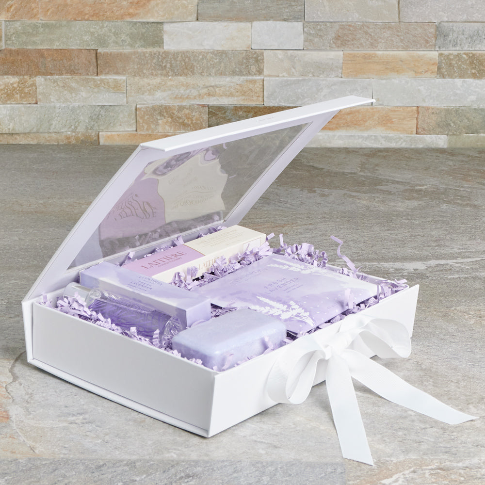 Spa Basket Featuring Lavender and Chocolate – how the gift is presented