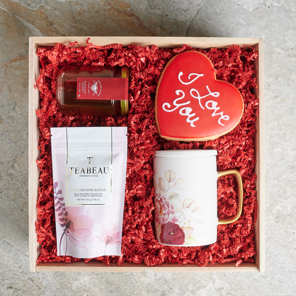 Handcrafted Raspberry Honey and Tea Beau Gift Basket – how the gift is presented