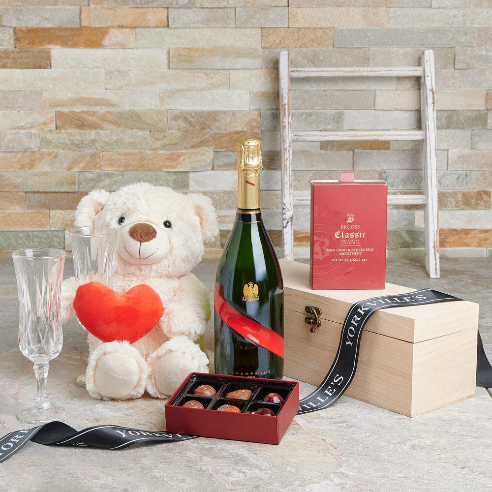 Sparkling Wine and Bear Keepsake – how the gift is presented