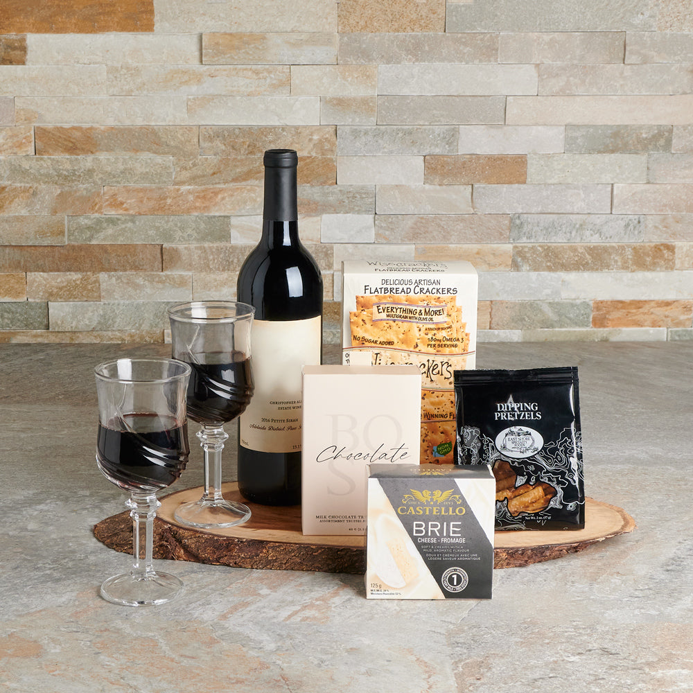 Brie and Wine Gift Basket, USA – how the gift is presented