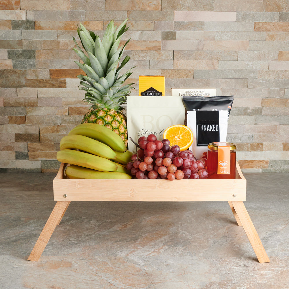 Snack Basket with Bed Tray – how the gift is presented