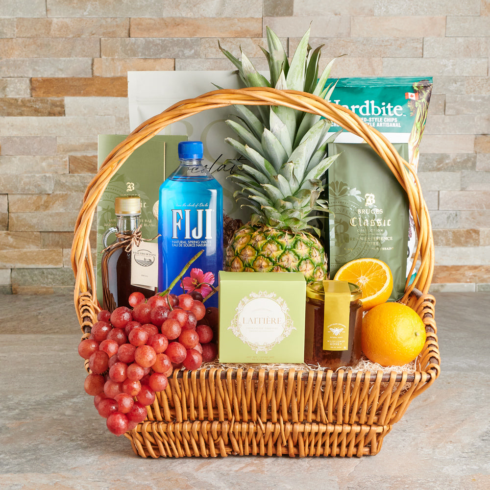 Chocolate and Fresh Fruit Gift Basket – how the gift is presented