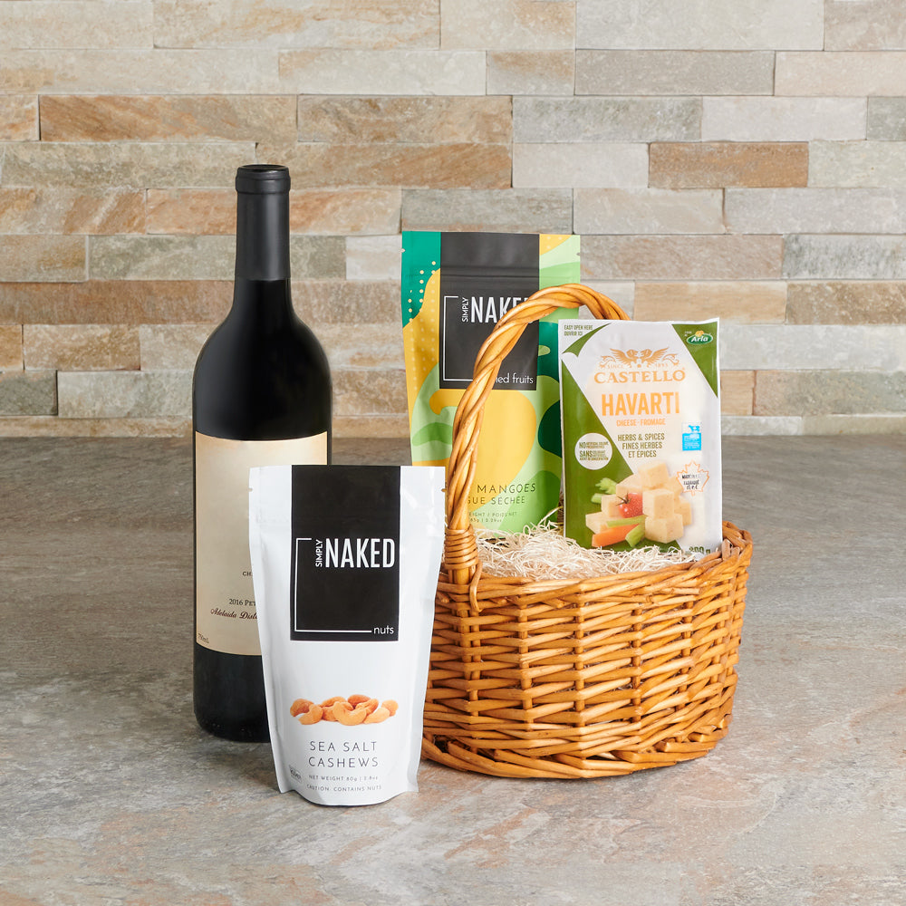 Premium Wine Gift Basket with Castello Havarti & Dried Mango – how the gift is presented