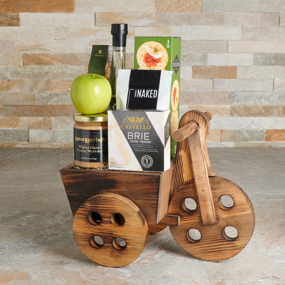 Castello Brie Cheese Gift Basket – how the gift is presented