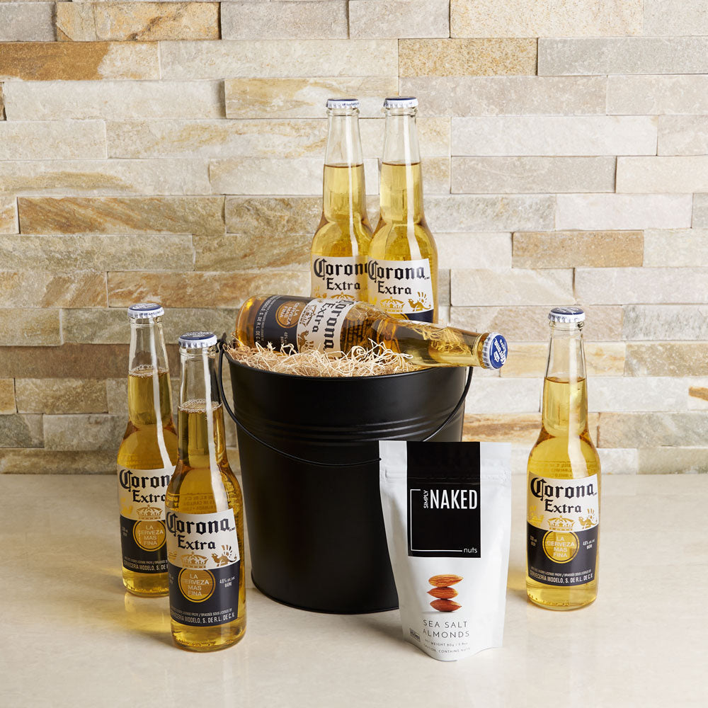 Black Metal Pail Beer Basket – how the gift is presented