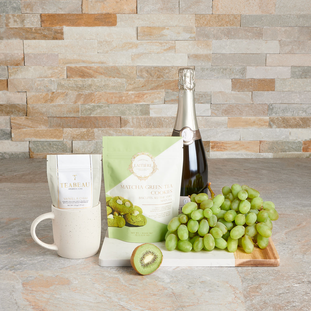 Sparkling Wine Gift Basket with Laitière Cookies and Speckled Mug – how the gift is presented