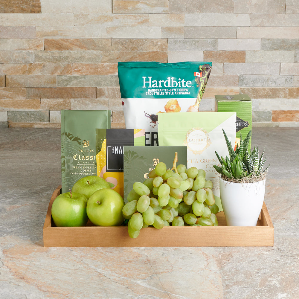Green Fruit & Snack Gift Tray – how the gift is presented