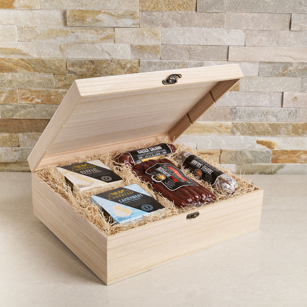Cheese and Salami Wooden Crate – how the gift is presented