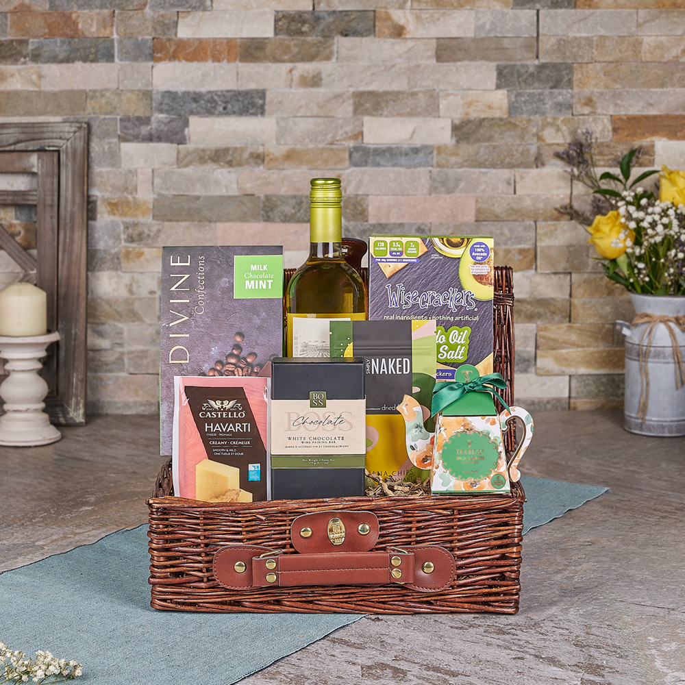 Kosher Wine Gift Basket with Crackers, USA – how the gift is presented