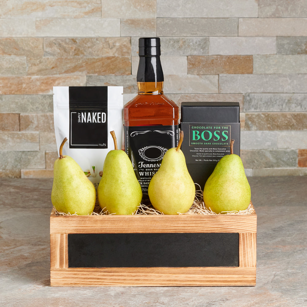 Liquor Gift Crate with Nuts – how the gift is presented