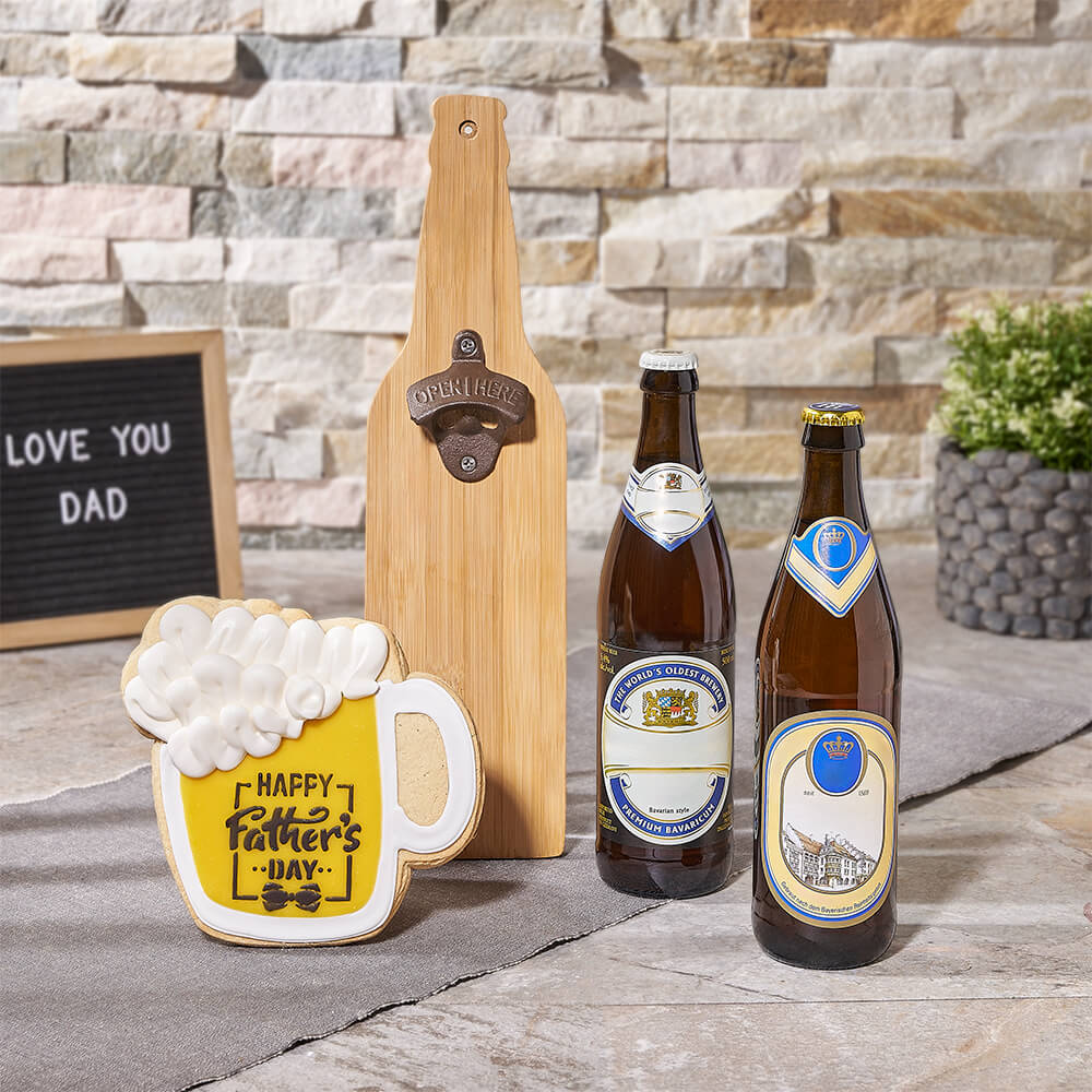 Father's Day Gift Set with Beer and Beer Mug Sugar Cookie – how the gift is presented