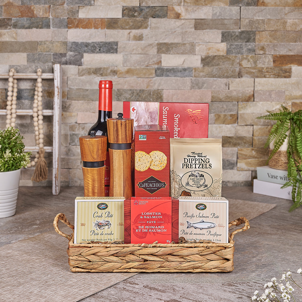 Wine and Smoked Salmon Gift Tray – how the gift is presented