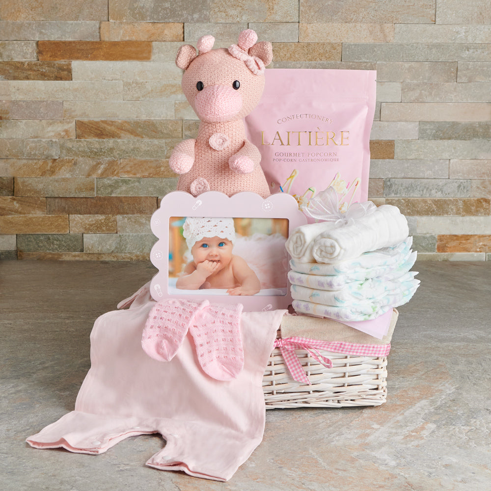 Baby Gift Basket with Knit Giraffe – how the gift is presented
