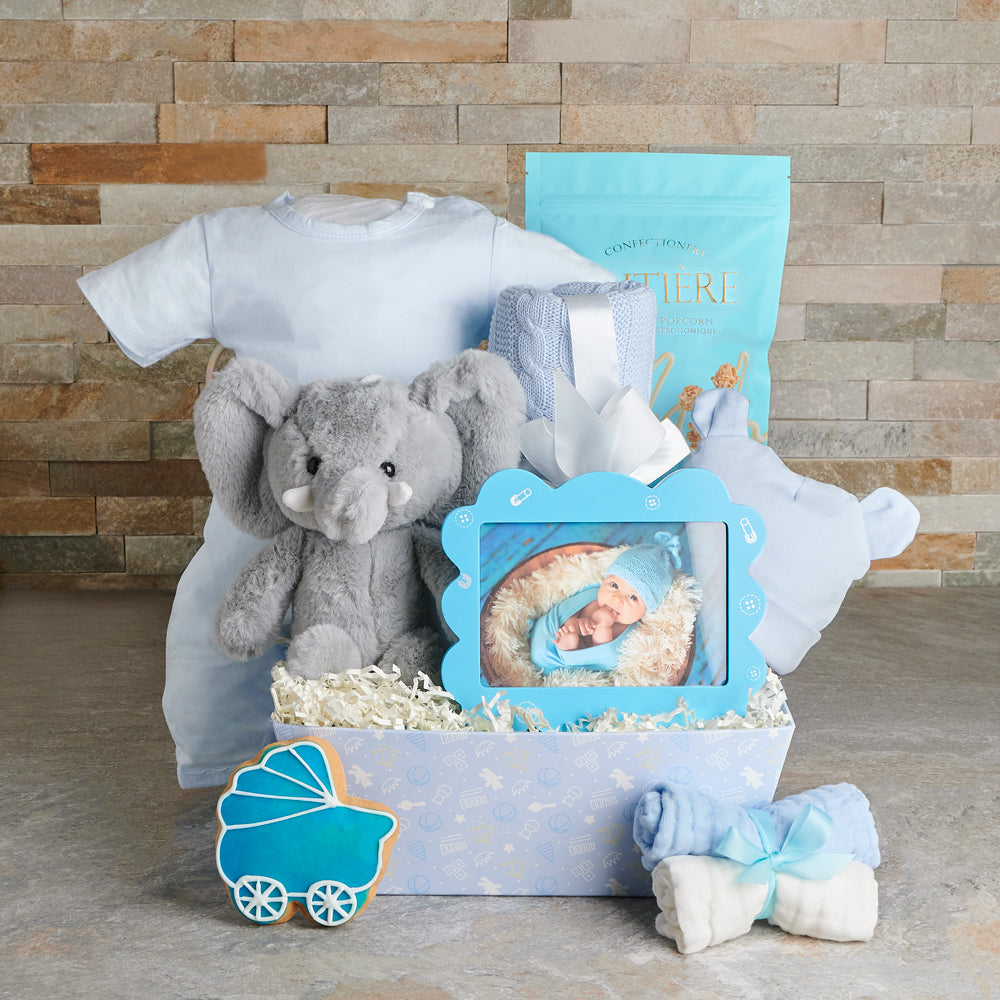 Baby Gift Basket with Blue Blanket – how the gift is presented