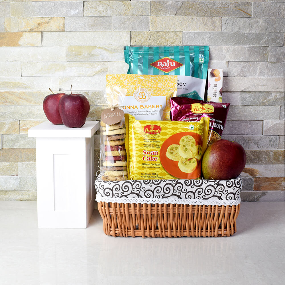 Diwali Fresh Fruits and Snacks Basket – how the gift is presented