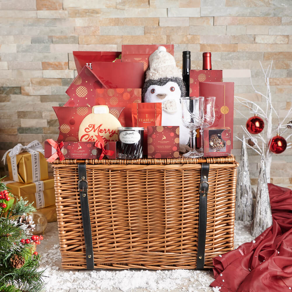 Holiday Wine and Gourmet Picnic Basket – how the gift is presented