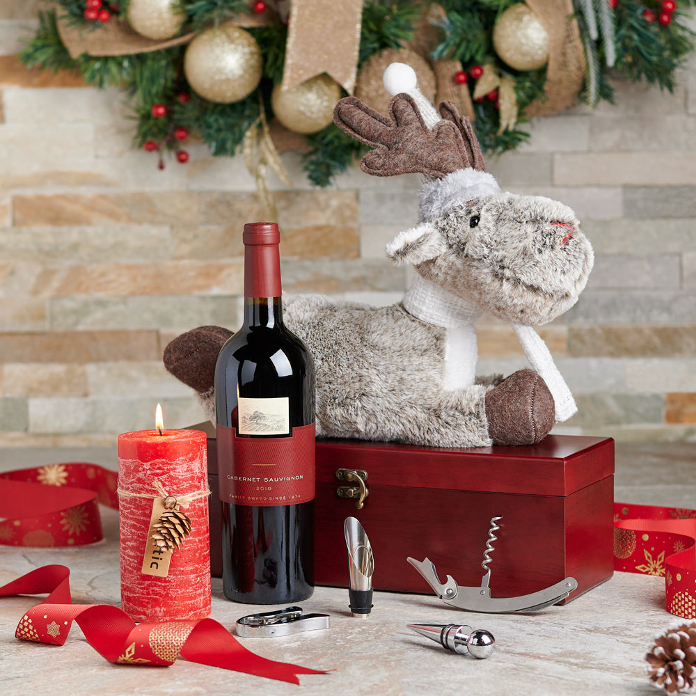 Wine and Candle Christmas Box – how the gift is presented