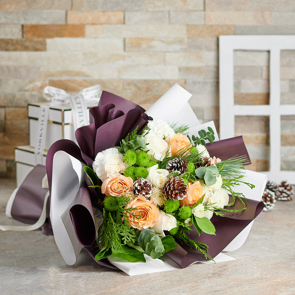 Green White Rose Bouquet – how the gift is presented