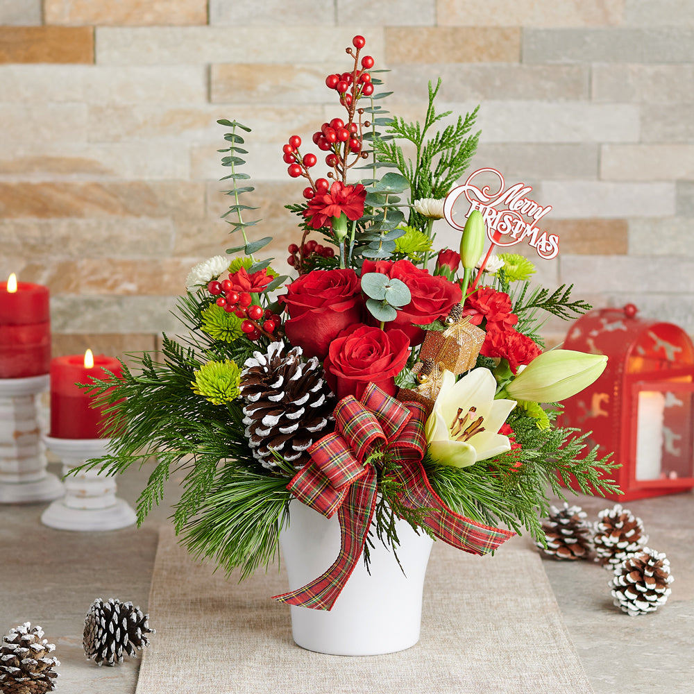 Christmas Accent Flower Arrangement – how the gift is presented