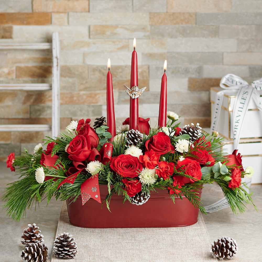 Festive Red and White Rose Flowers – how the gift is presented