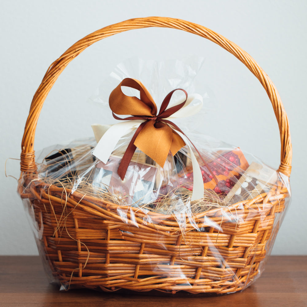 Laval Gift Baskets Delivery -  Gourmet Gift Baskets, Chocolates, Fruits, Pasta, Crackers, Meats, Wines - Yorkvilles's Gift Baskets
