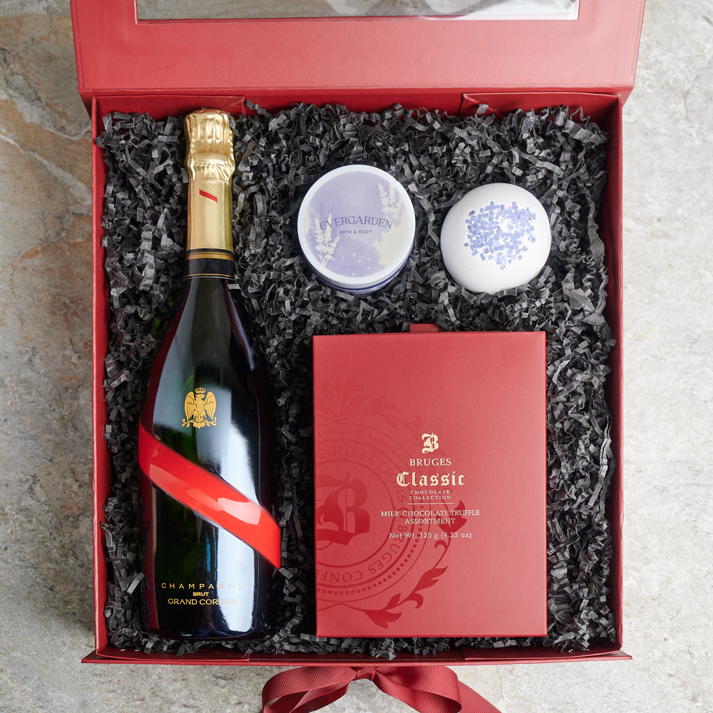 Spa Treats and Sparkling Wine Box – how the gift is presented